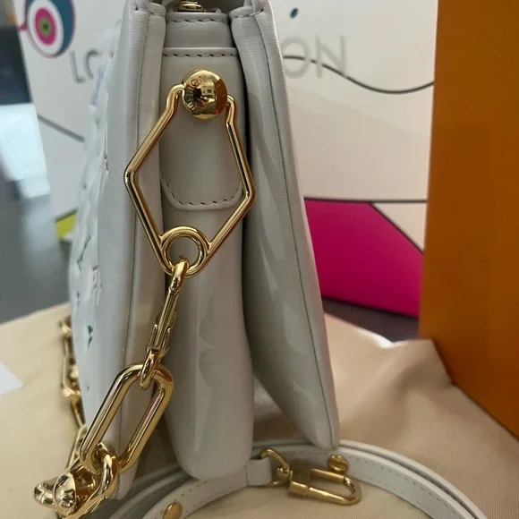 Louis Vuitton White Crossbody Bag with Multicolor Monogram - Picture 3 of 11